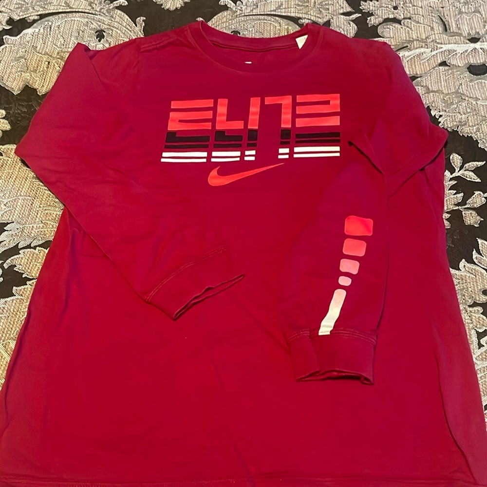Nike top